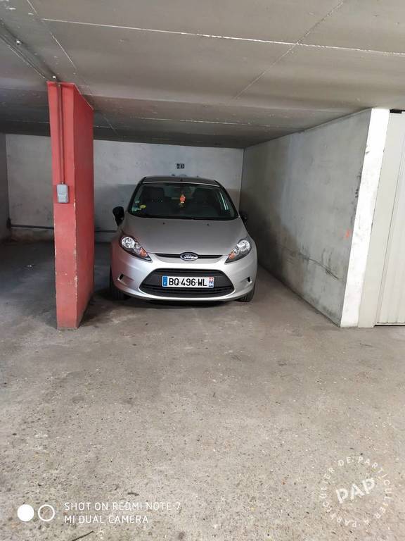 Location Garage, parking Paris 18E 13 m² 85 €