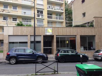 Bureaux, local professionnel Paris 15E - 115 m² - 3.900 €