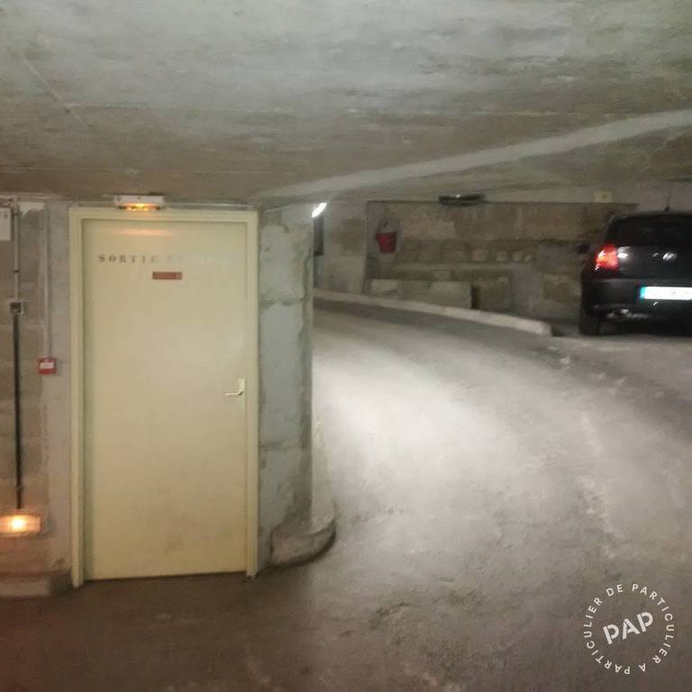 Garage, parking 80&nbsp;&euro;  Paris 13E