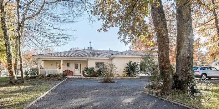Vente maison 8 pièces Le Pian-Médoc (33290)