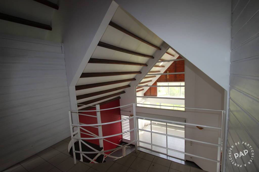 Location maison 6 pièces Saint-Claude (97120)