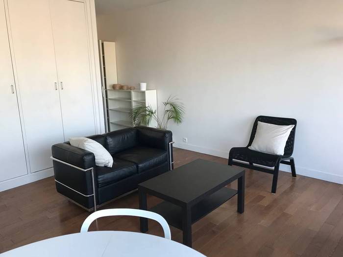 Location appartement studio Paris 15e