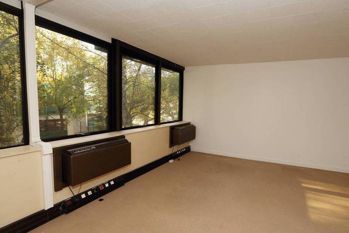 Immobilier Rosny-Sous-Bois (93110) 2.000 € 326 m²