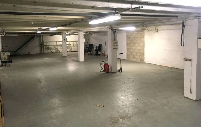Local commercial 294 m²