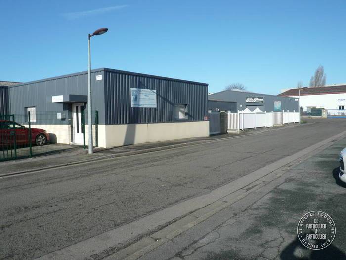 Vente et location Local d'activité Gaillon-Sur-Montcient (78250) 780 m² 6.316 €