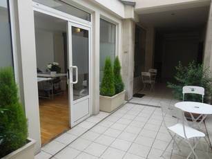 Paris 9E