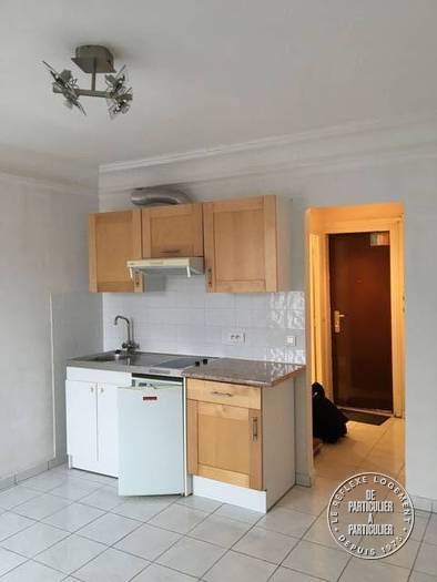 Location appartement studio Paris 18e