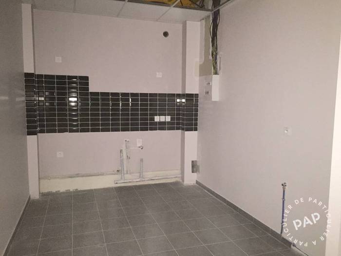 Local d'activité 2.100 € 380 m² Crosne (91560)