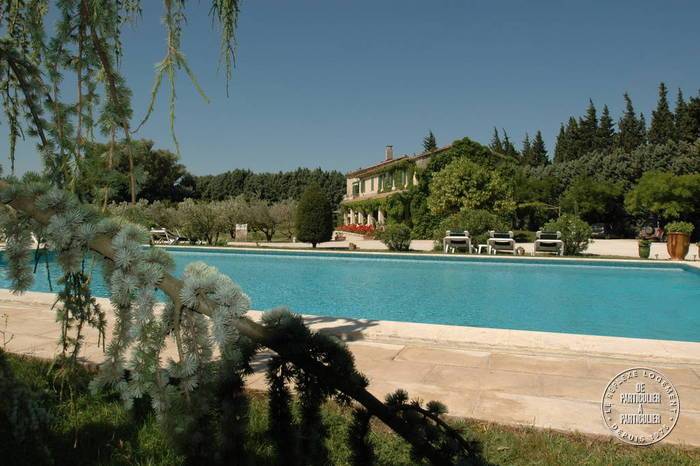 Vente et location Fonds de commerce Graveson (13690) 1.500 m² 2.500.000 €