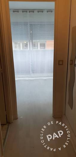 Location appartement studio Paris 18e