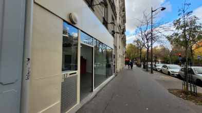 Paris 17E  Murs De Boutique Libres