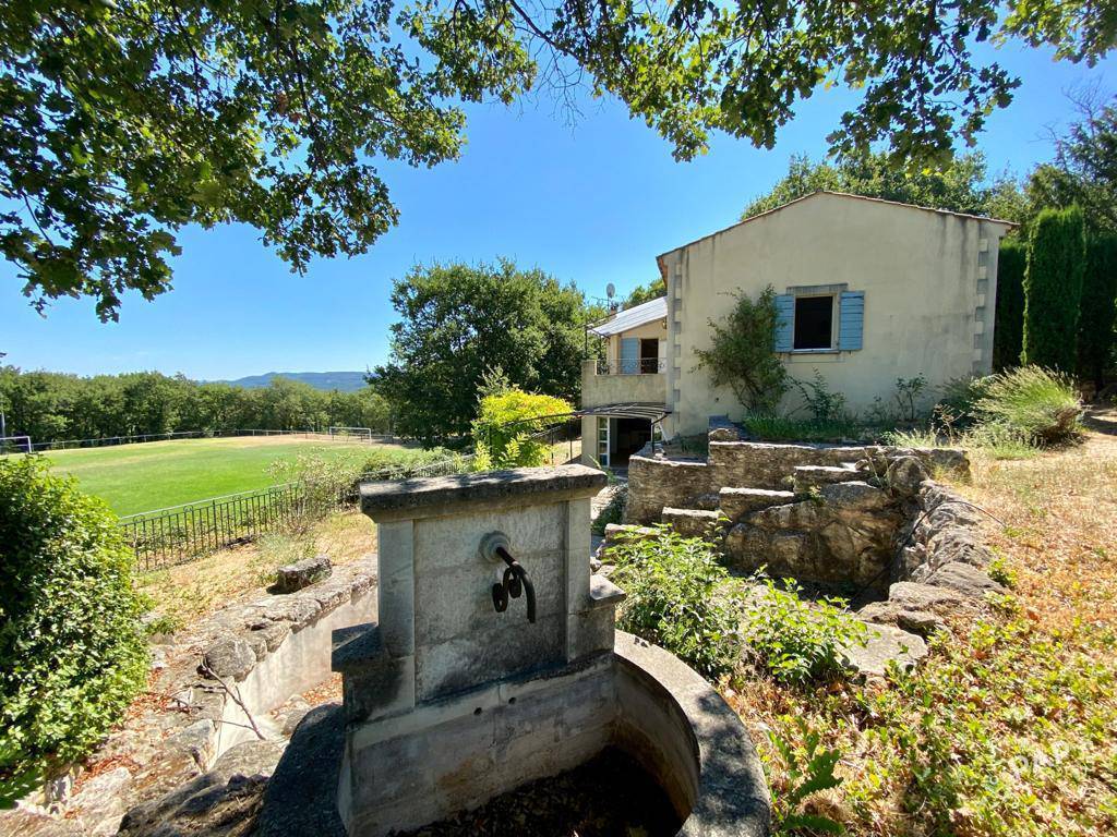 Vente maison 180 m² Lacoste (84480) 180 m² 450.000 € De