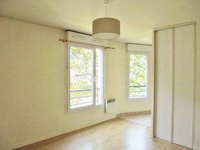 location appartement carrièressouspoissy  appartement à