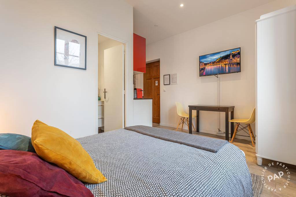 Location appartement studio Paris 3e