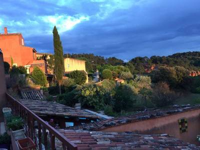 Roussillon (84220)