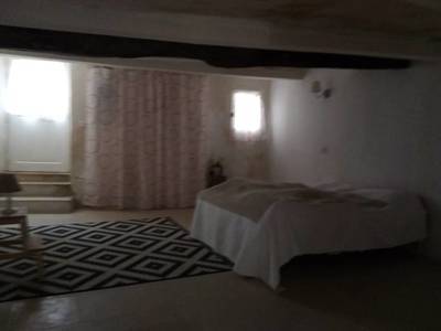 Roussillon (84220)