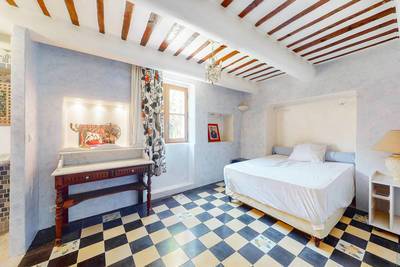 Pernes-Les-Fontaines (84210)