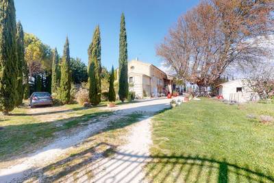 Pernes-Les-Fontaines (84210)