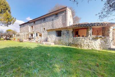 Pernes-Les-Fontaines (84210)