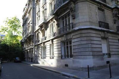 Bureaux, local professionnel Paris 9E (75009) - 16 m² - 1.400 €