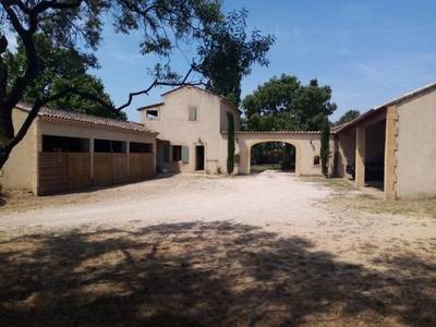 Lauris (84360)