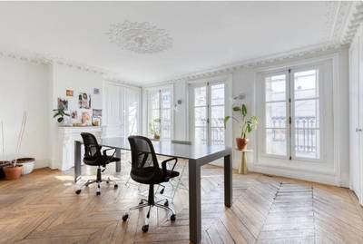 Bureaux, local professionnel Paris 9E (75009) - 218 m² - 8.814 €
