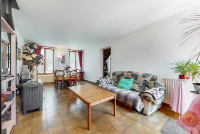 A Thorigny-Sur-Oreuse Proche De Sens