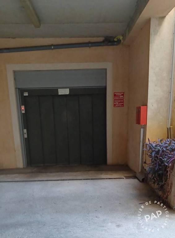 Location Garage, parking Toulon (83000)  110&nbsp;&euro;