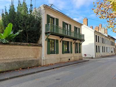 Nemours (77140)