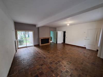 Nemours (77140)