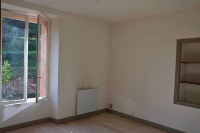 Contes (06390)