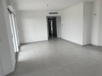 Fréjus (83600)