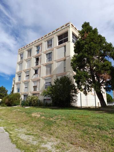 Nîmes (30900)