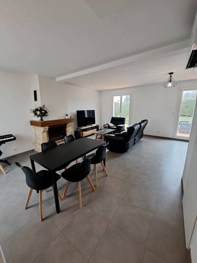 Mandres-Les-Roses (94520)