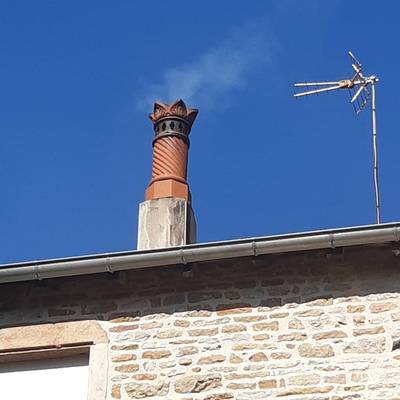Azé (71260)